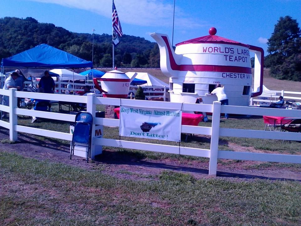 World's Largest Teapot-shaped Building, world record in Chester, West Virginia
