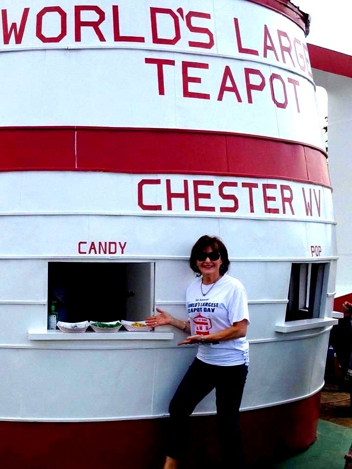 World's Largest Teapot-shaped Building, world record in Chester, West Virginia
