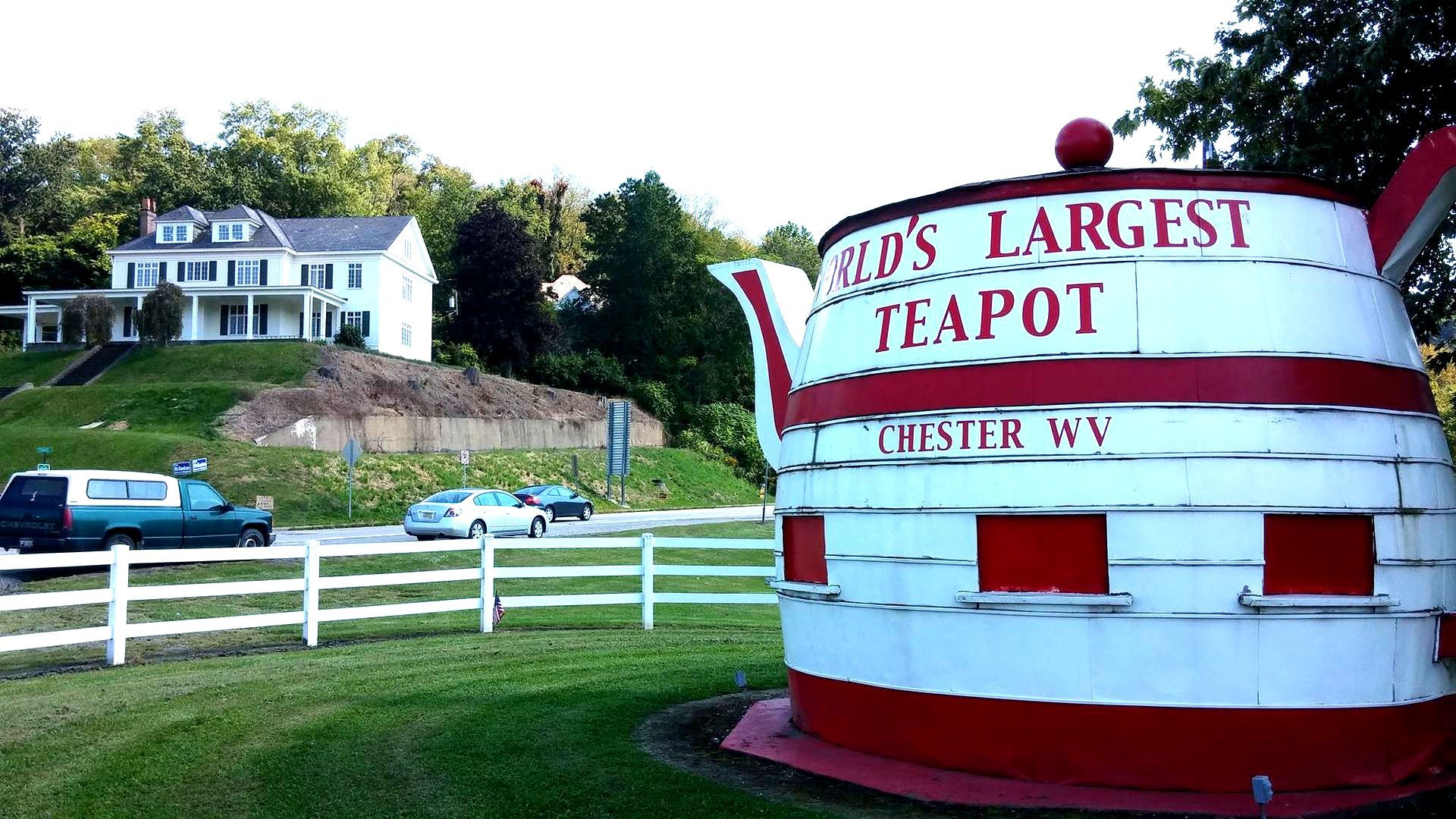 World's Largest Teapot-shaped Building, world record in Chester, West Virginia
