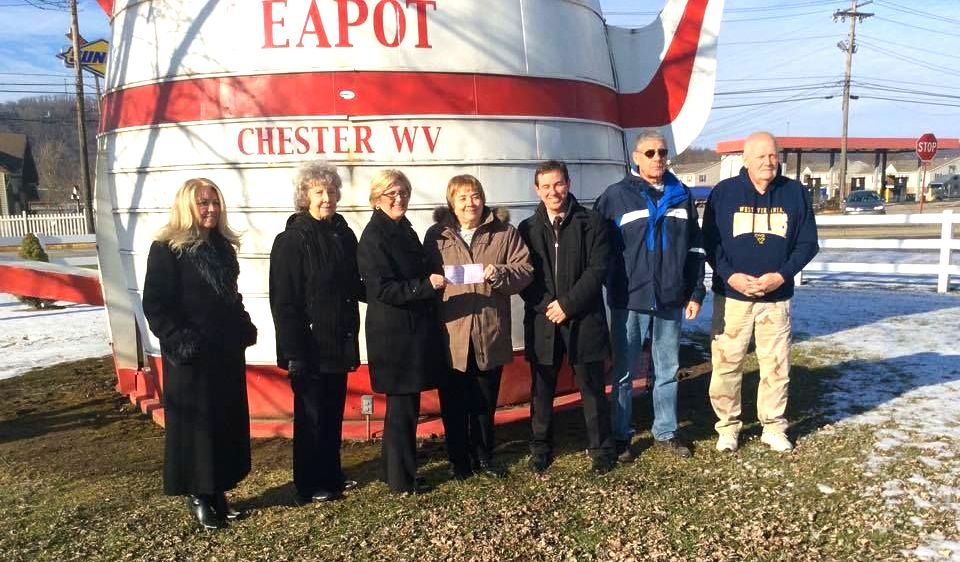 World's Largest Teapot-shaped Building, world record in Chester, West Virginia
