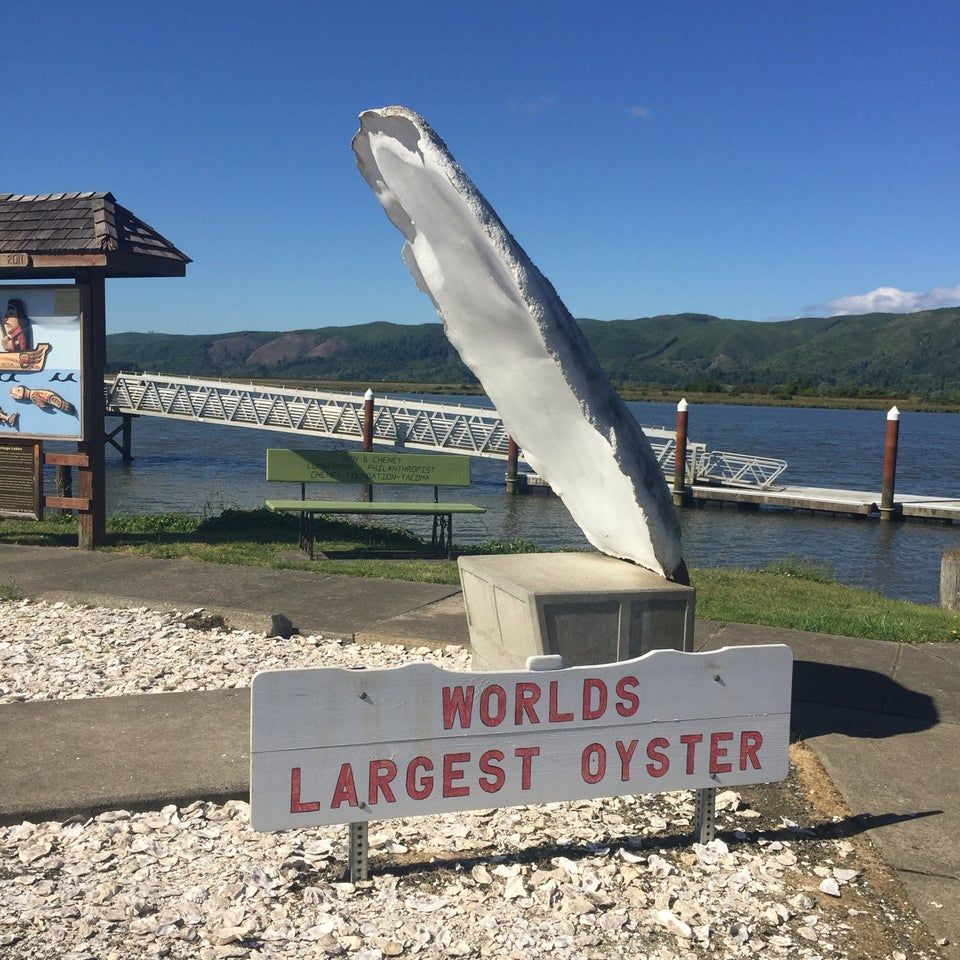 World’s Largest Oyster Sculpture, world record in South Bend, Washington