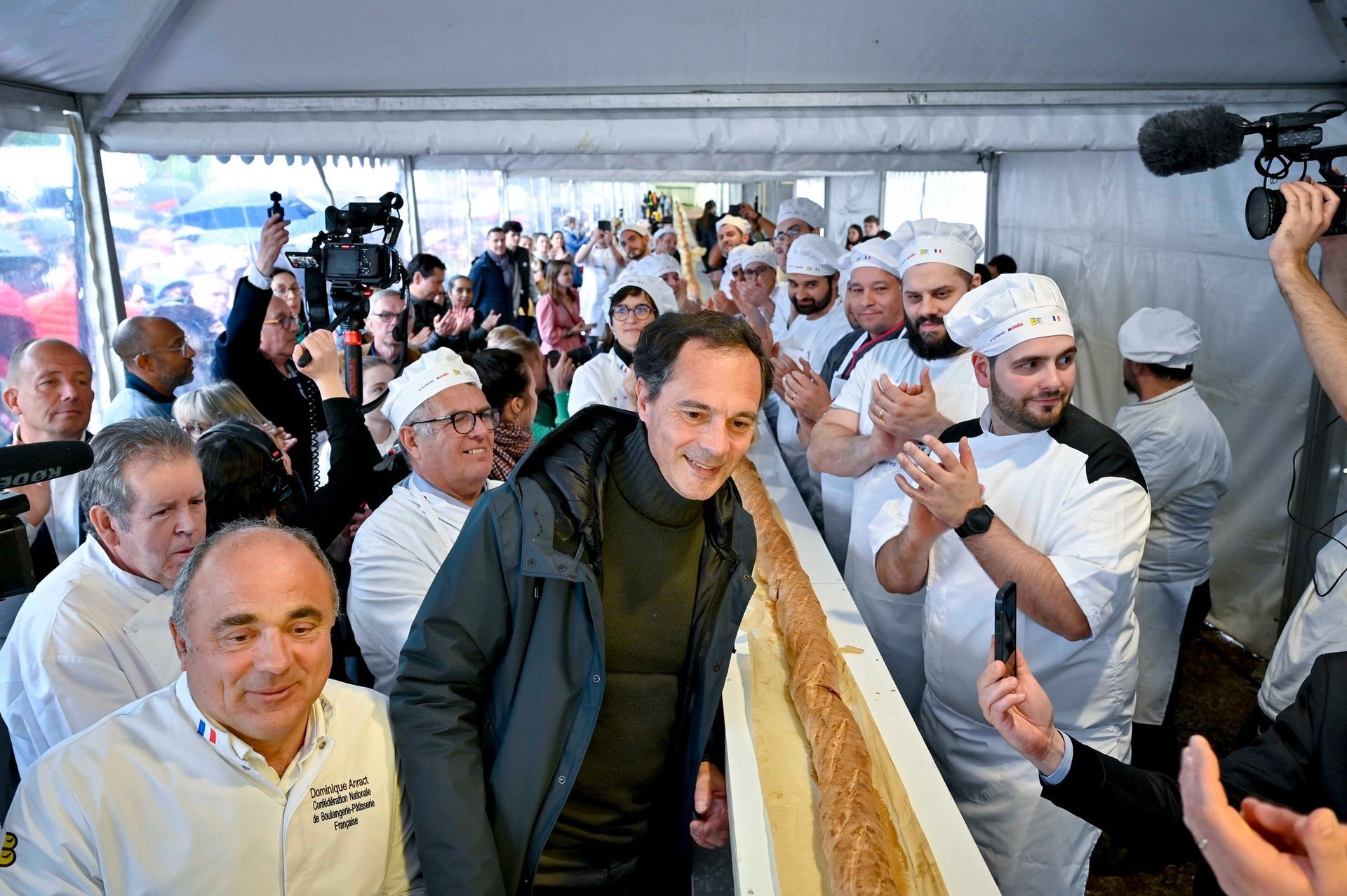 World's Longest Baguette, world record in Suresnes, France
