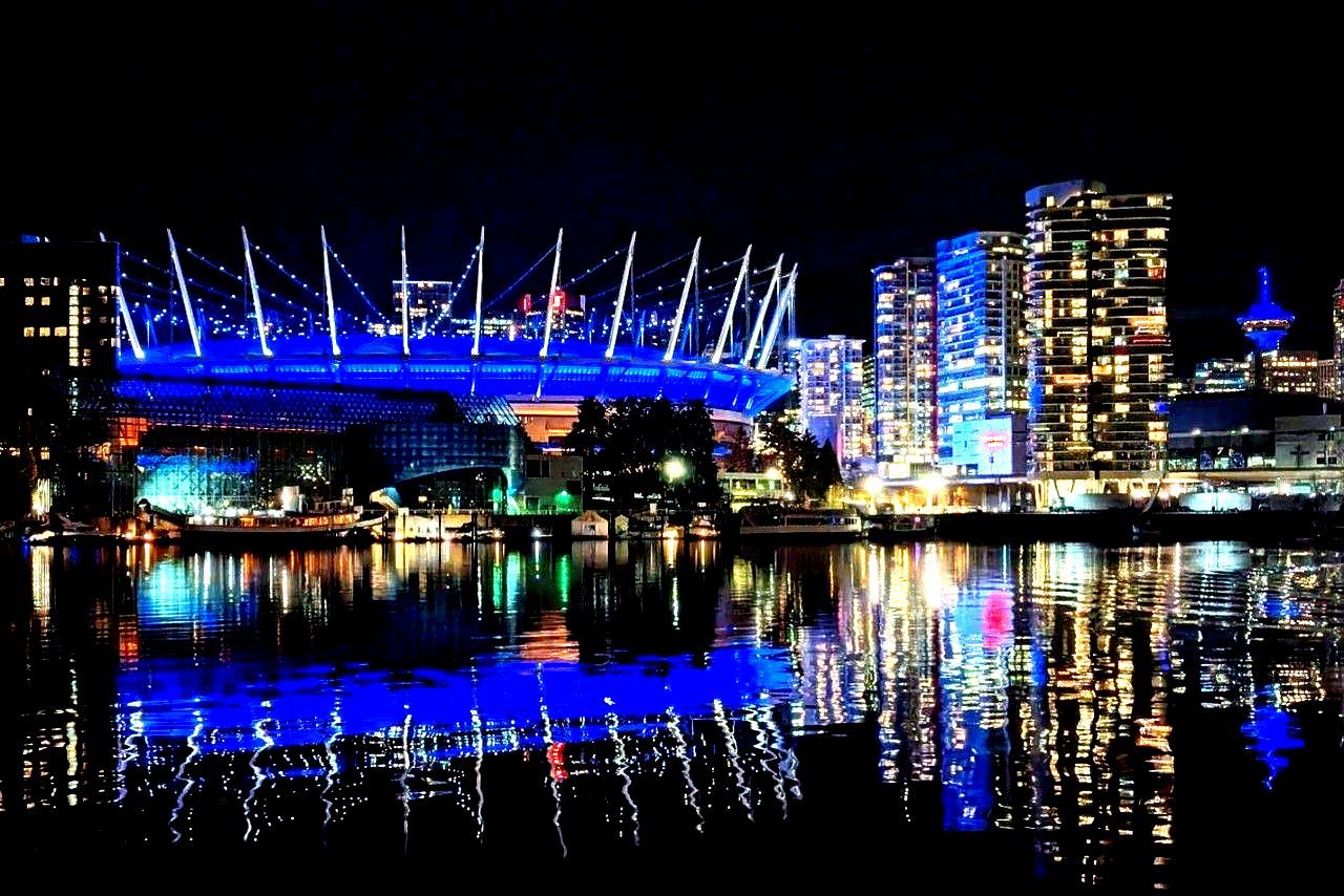 Most landmarks illuminated in 24 hours, world record set in Ontario, Canad