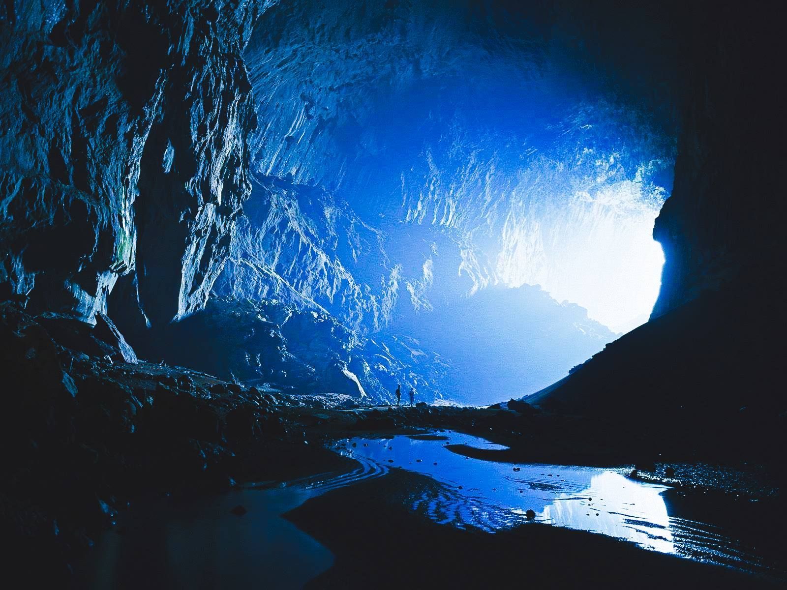 World's largest compact underground glacier, The Scărișoara Glacier Cave sets world record