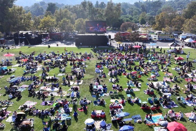 Most Dogs Attending a Film Screening, world record in Los Angeles, California