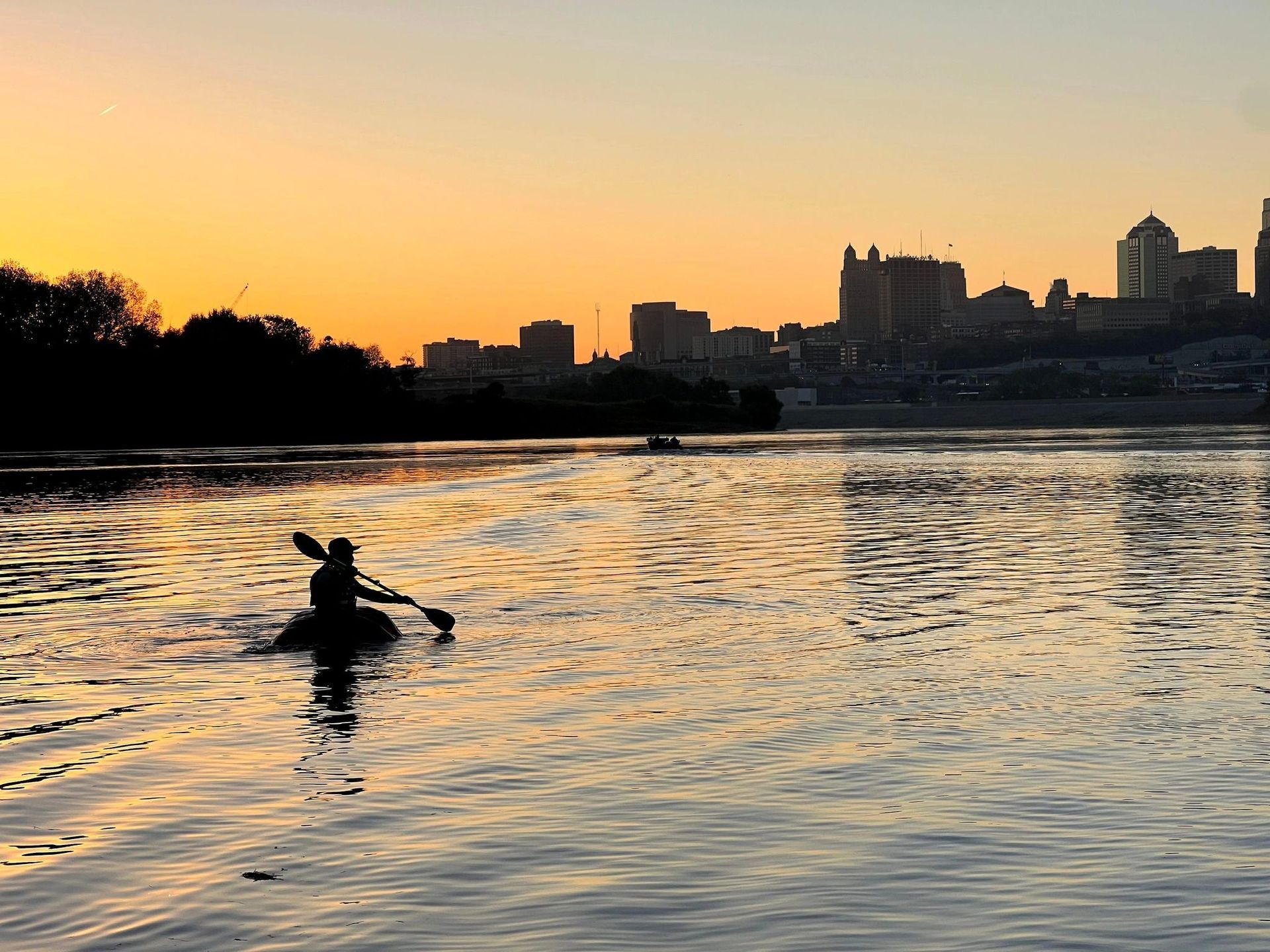 Longest journey by pumpkin boat (paddling), Steve Kueny sets world record
