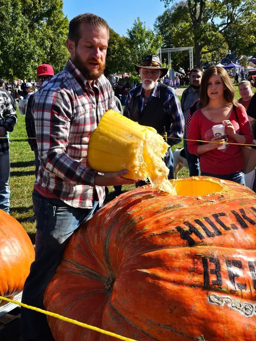 Longest journey by pumpkin boat (paddling), Steve Kueny sets world record
