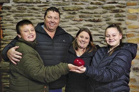 World's Heaviest Plum, world record in Waboomskraal, South Africa