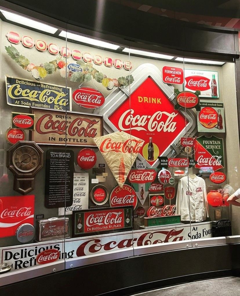 Largest collection of Coca-Cola memorabilia, world record set in Oregon, Ohio