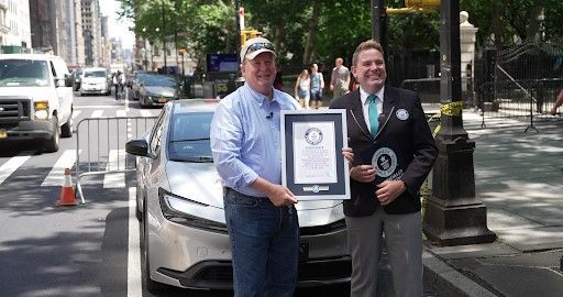 Lowest fuel consumption driving across the USA from coast to coast, Toyota Prius sets world record 