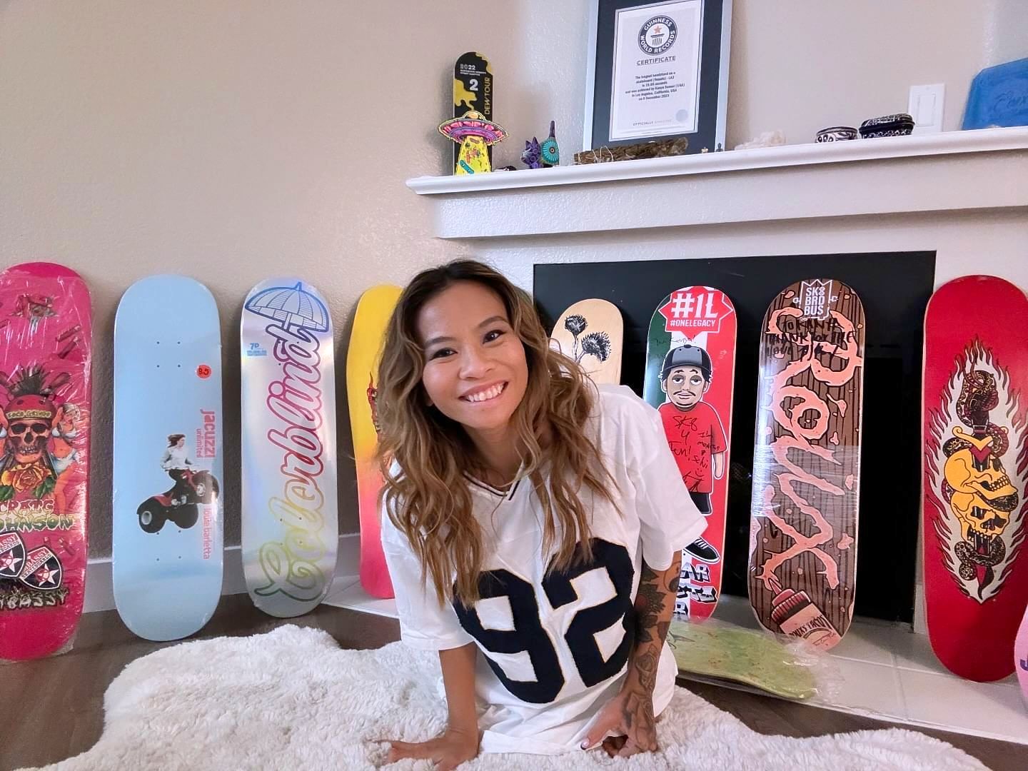 Longest handstand on a skateboard, Kanya Sesser sets world record