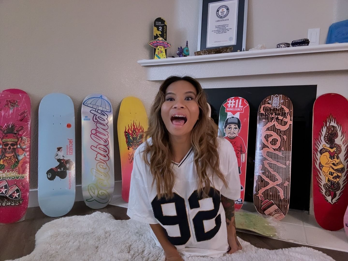 Longest handstand on a skateboard, Kanya Sesser sets world record