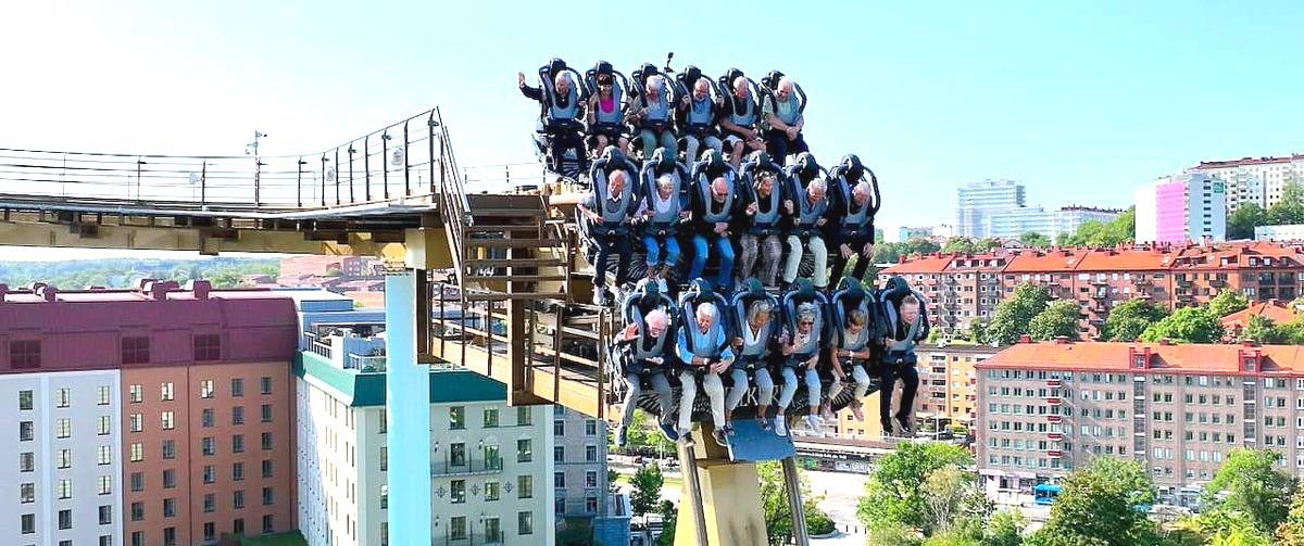 Highest average age for a roller coaster ride, world record set in Gothenburg, Sweden