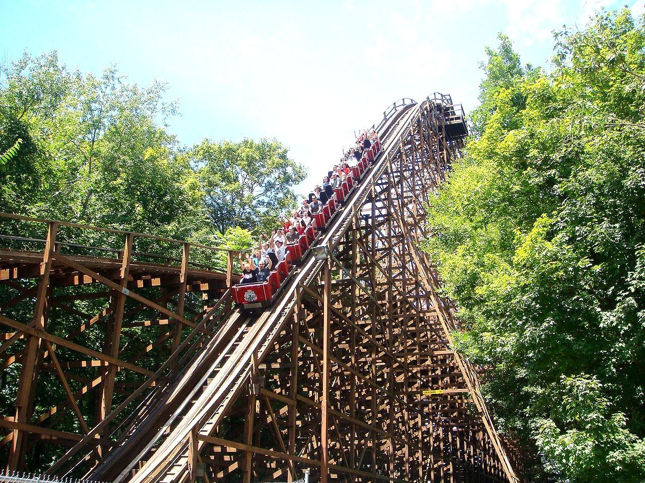 World’s Longest Wooden Roller Coaster, world record set in Mason, Ohio