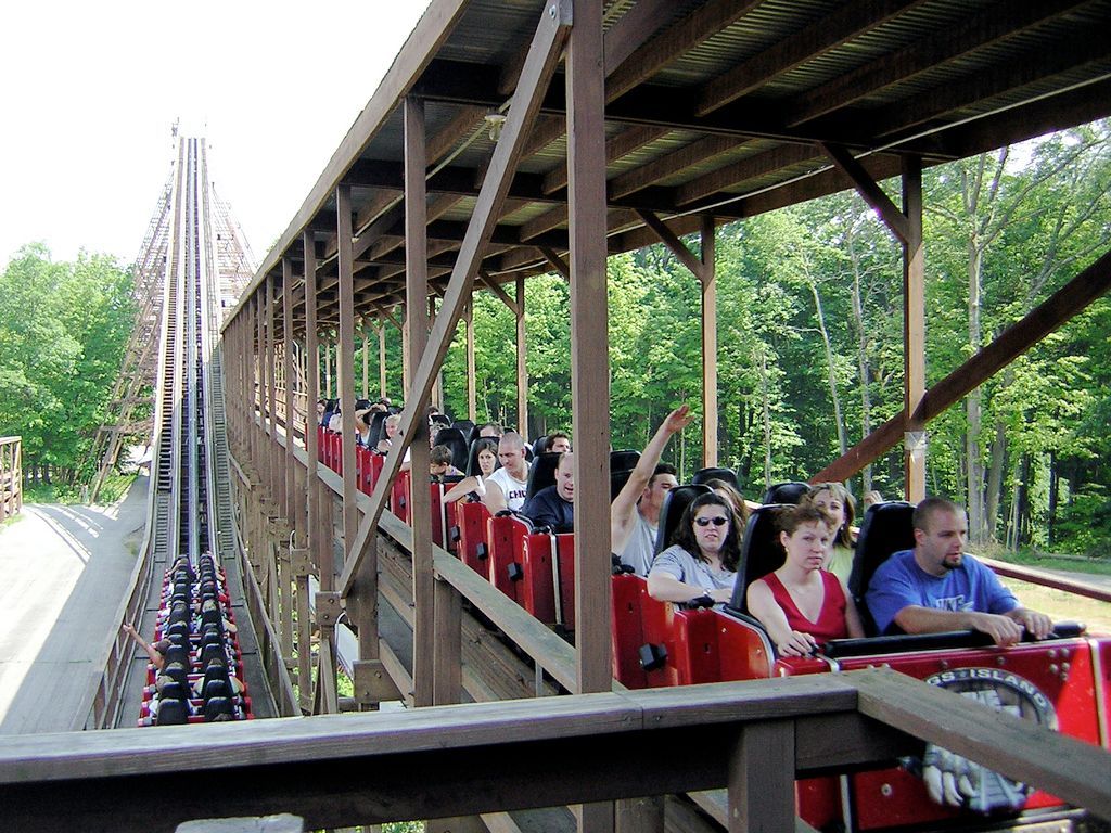 World’s Longest Wooden Roller Coaster, world record set in Mason, Ohio