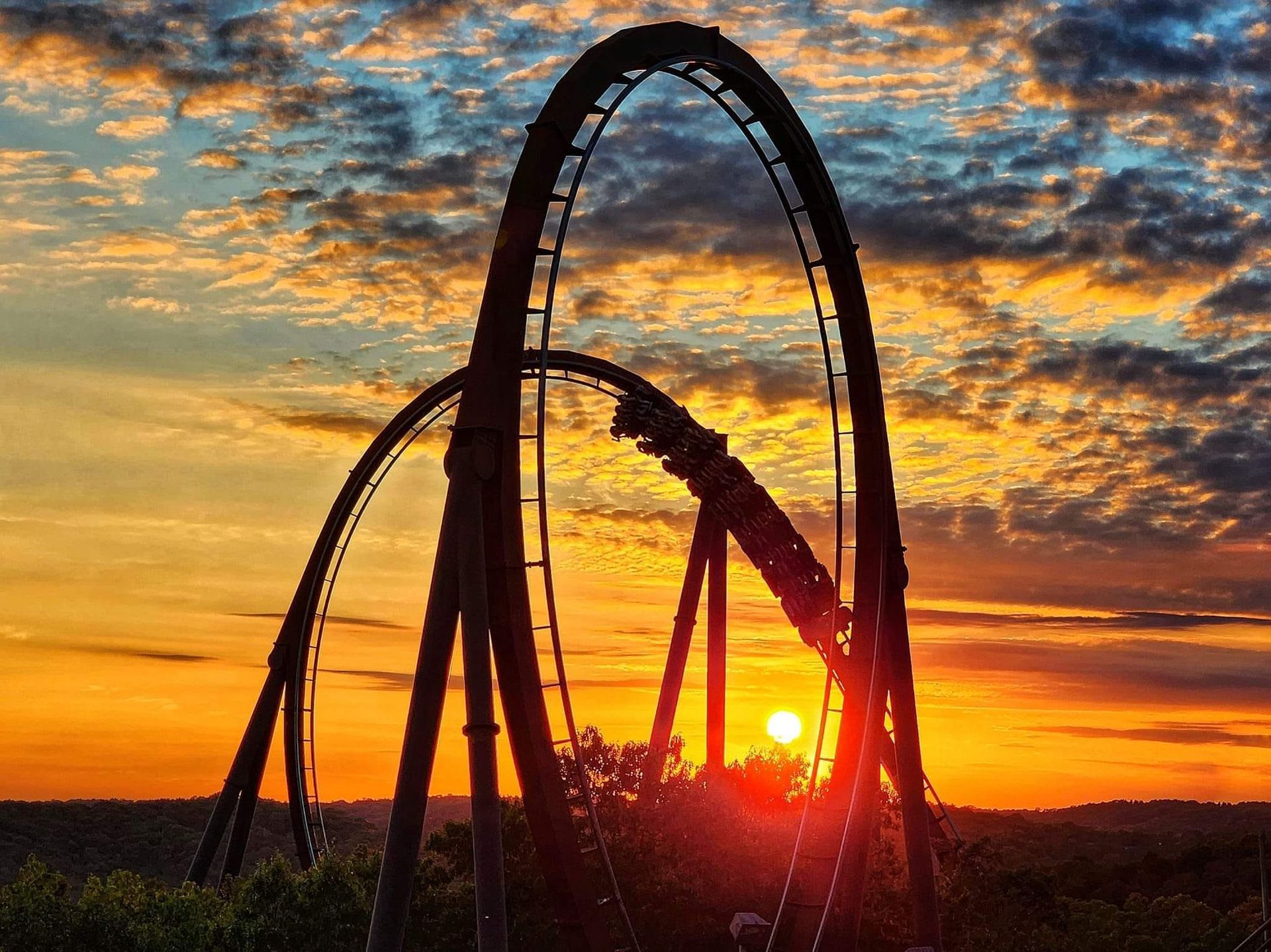 World's First Wooden Roller Coaster to Feature Multiple Inversions, world record set in Branson, Missouri