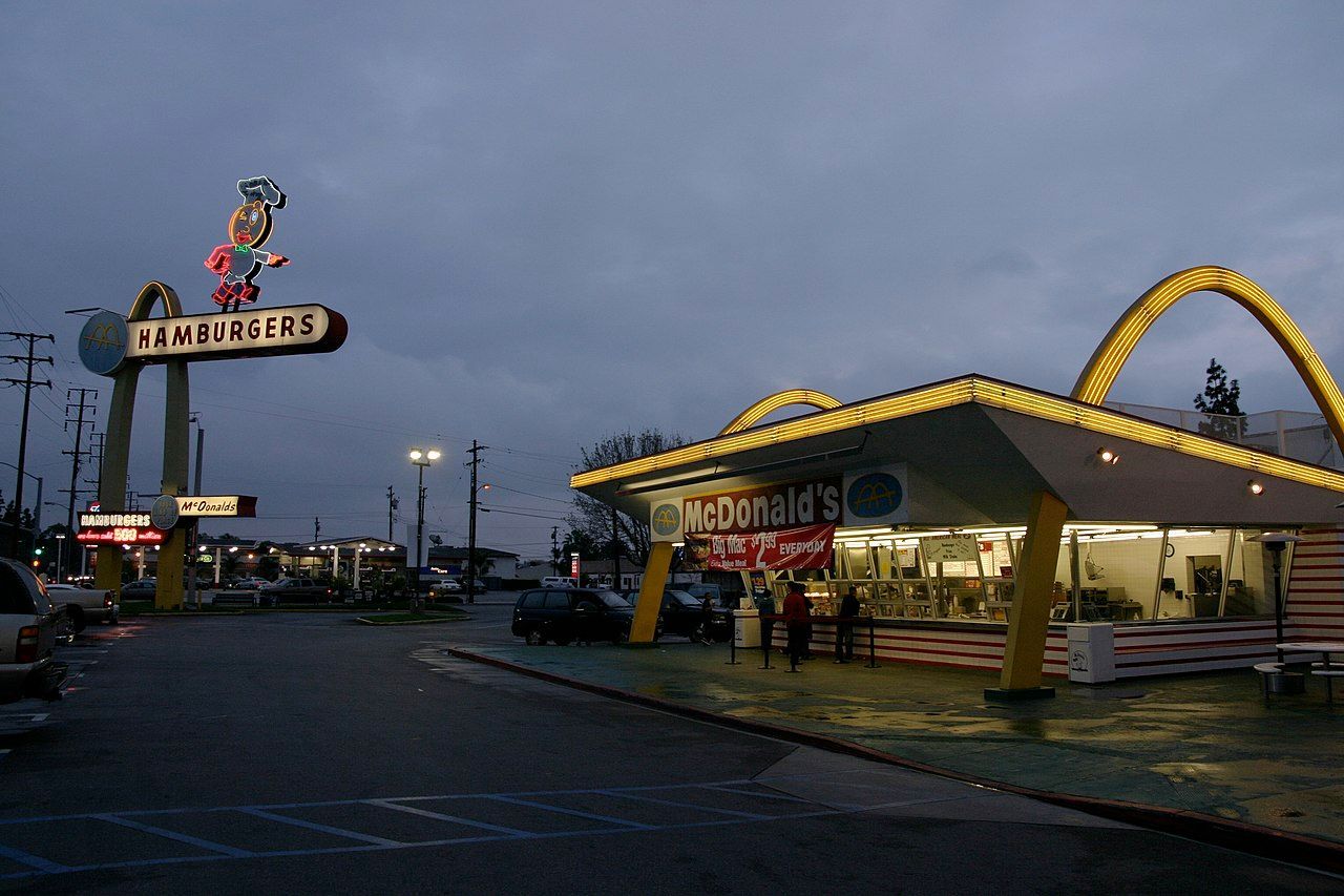 World's Largest Fast Food Restaurant Chain, world record set by McDonald's
