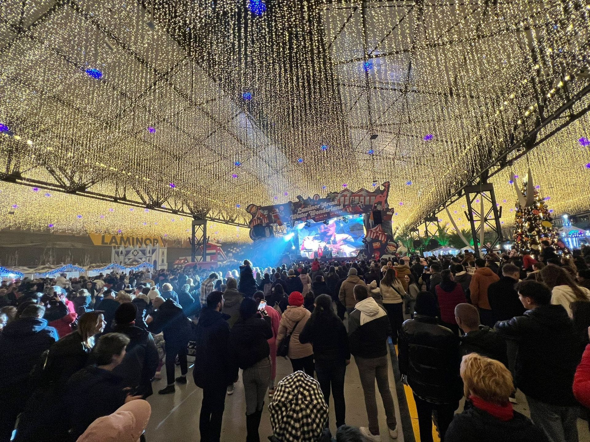 World's Largest Indoor Christmas Market, Laminor Winter Wonderland sets world record