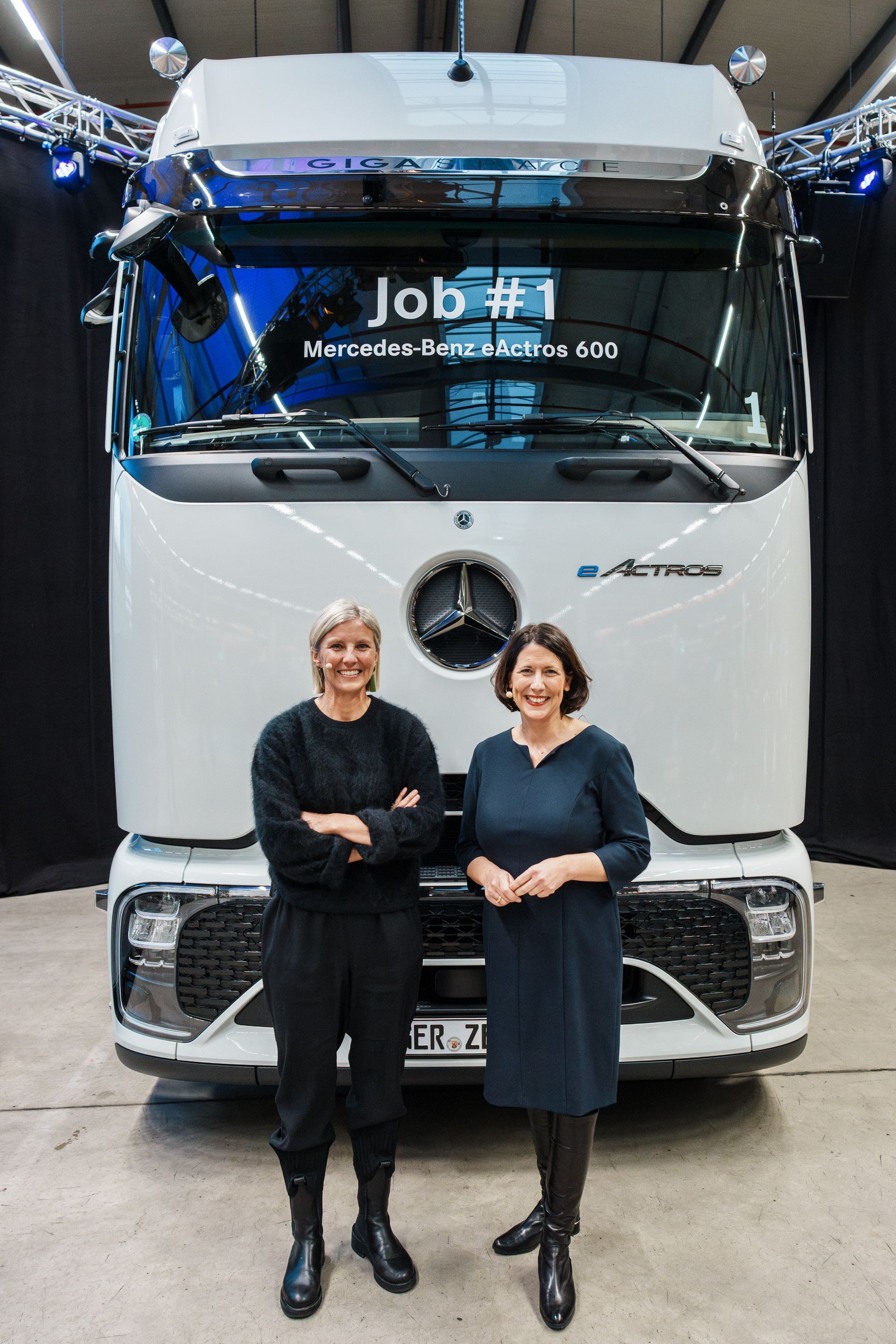 World's Largest Commercial Vehicle Manufacturer, Daimler Truck AG sets world record