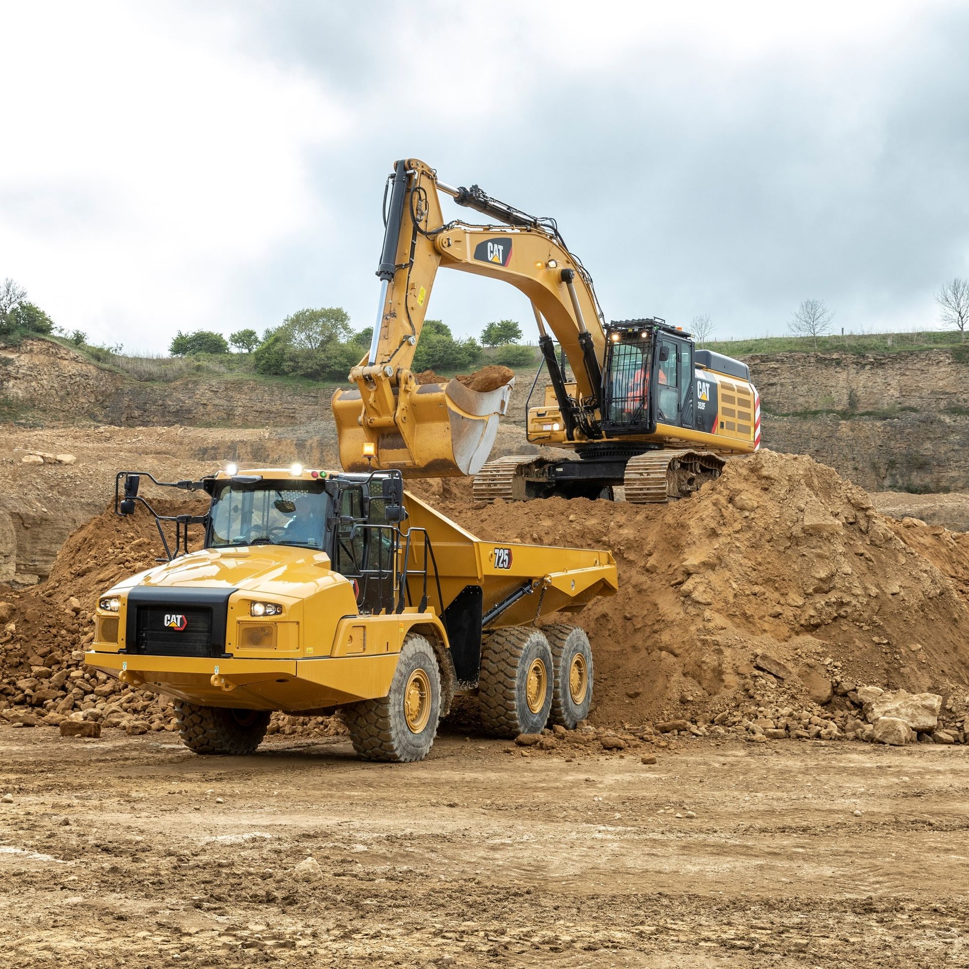 World's Largest Construction Equipment Manufacturer, Caterpillar sets world record
