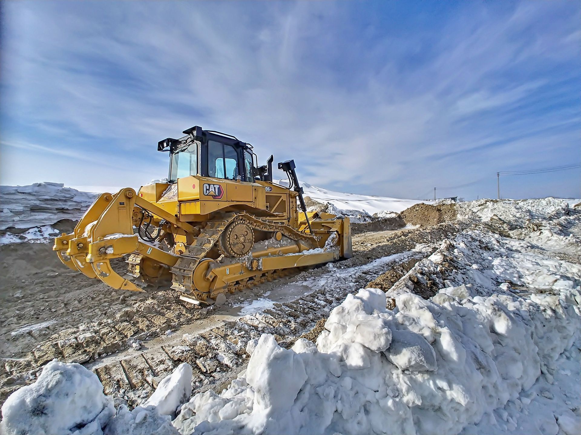 World's Largest Construction Equipment Manufacturer, Caterpillar sets world record
