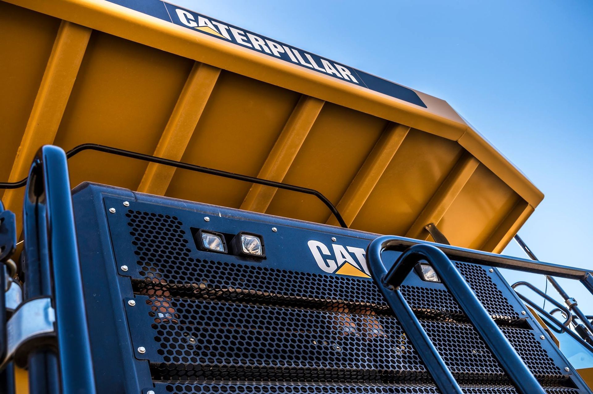 World's Largest Construction Equipment Manufacturer, Caterpillar sets world record
