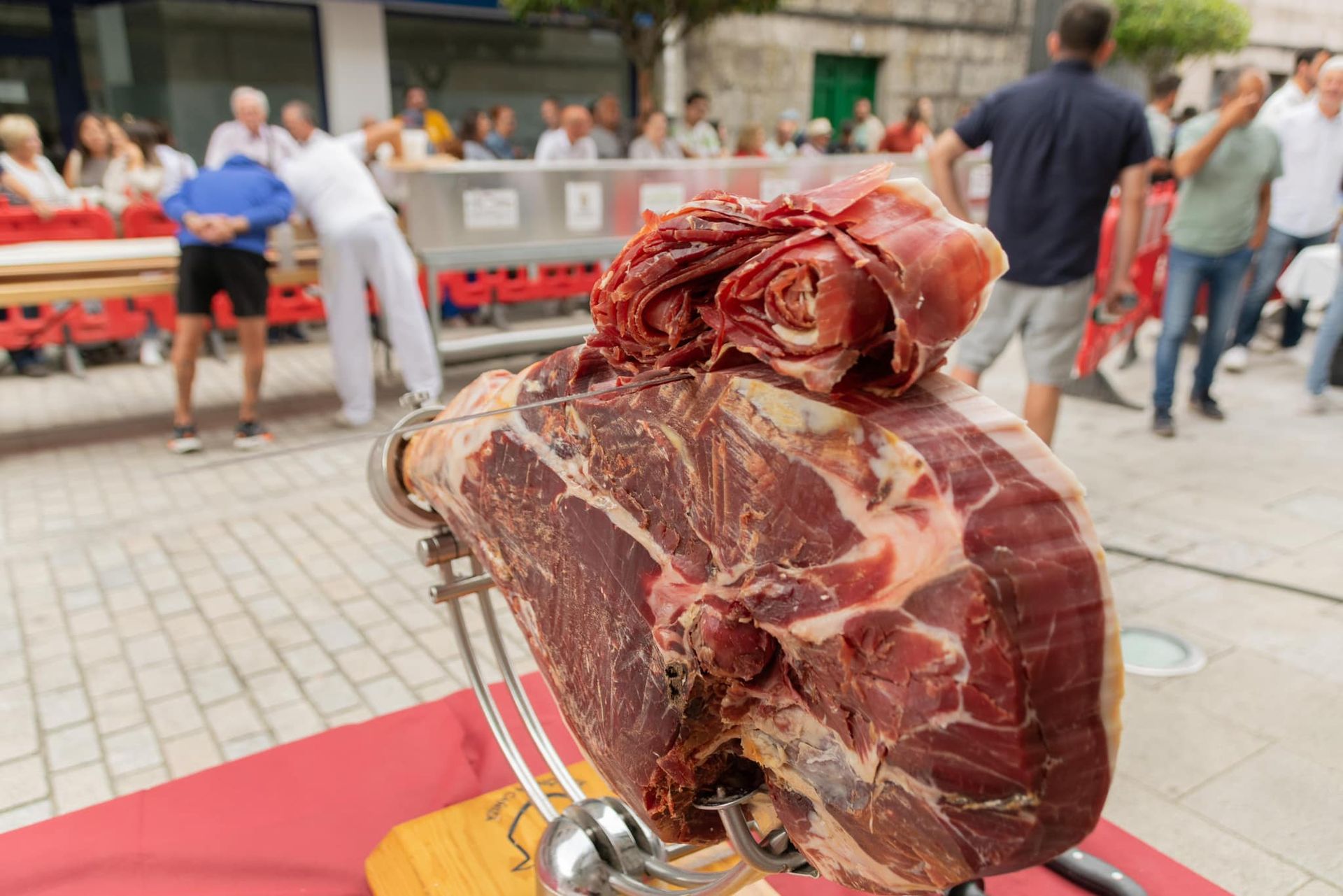 World's Longest Galician Ham Sandwich, world record in Pontevedra, Spain
