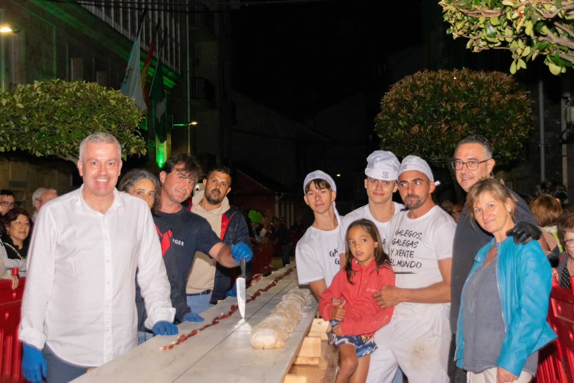 World's Longest Galician Ham Sandwich, world record in Pontevedra, Spain
