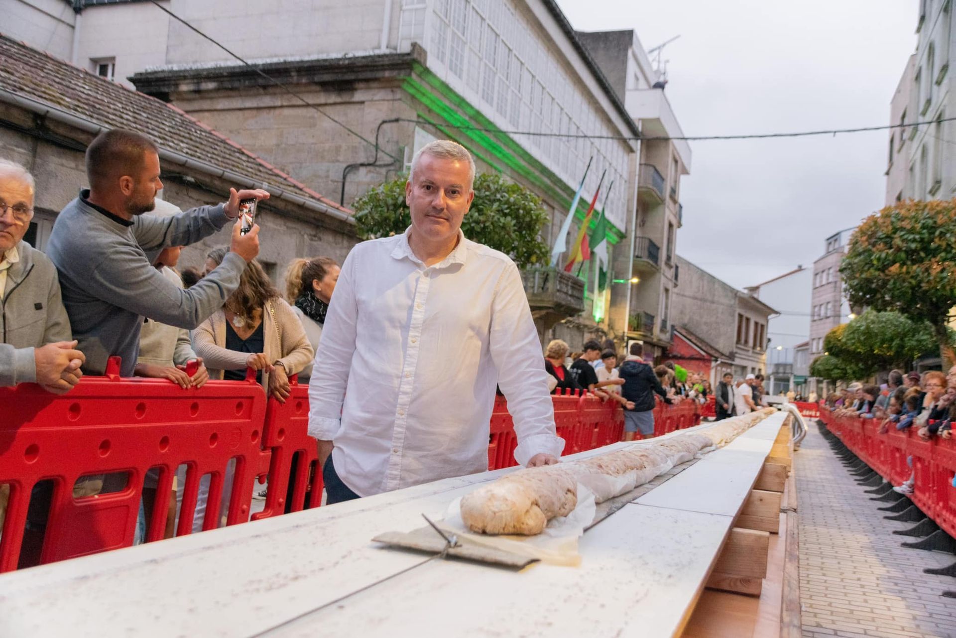 World's Longest Galician Ham Sandwich, world record in Pontevedra, Spain
