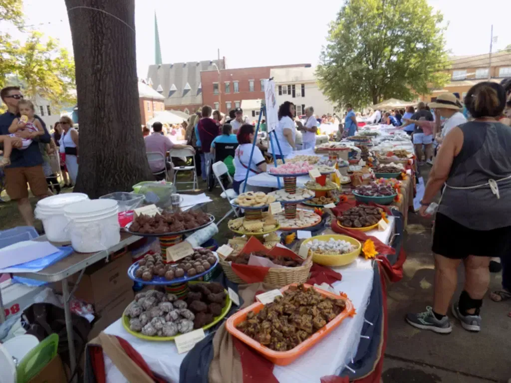 World's Largest Wedding Cookie Table, world record set in Monongahela, Pennsylvania