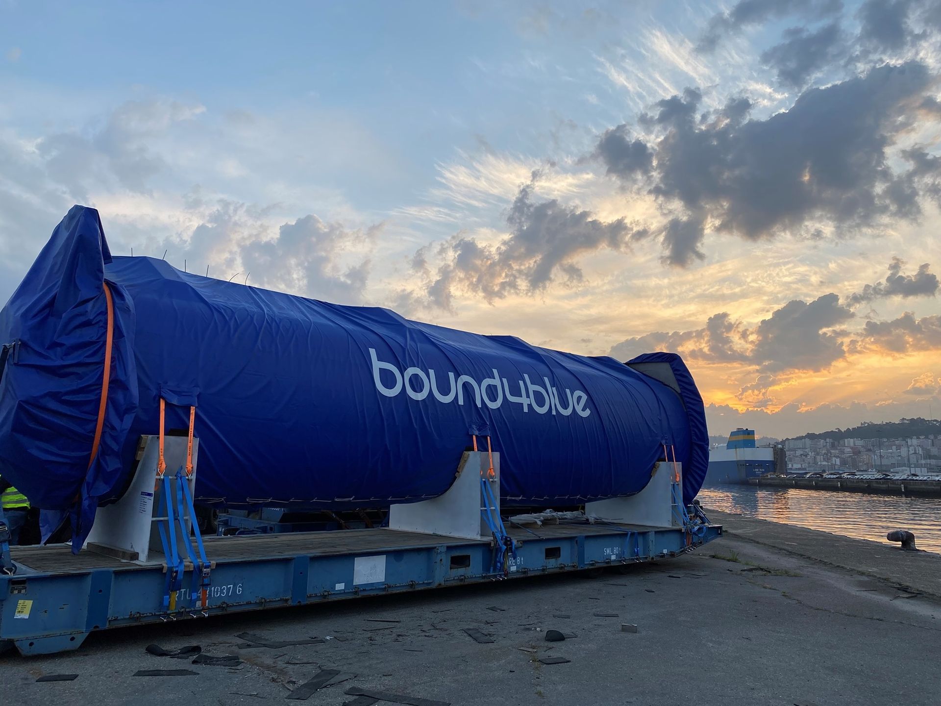 World's Largest Suction Sails, MV Atlantic Orchard sets world record World's Largest Suction Sails, MV Atlantic Orchard sets world record
