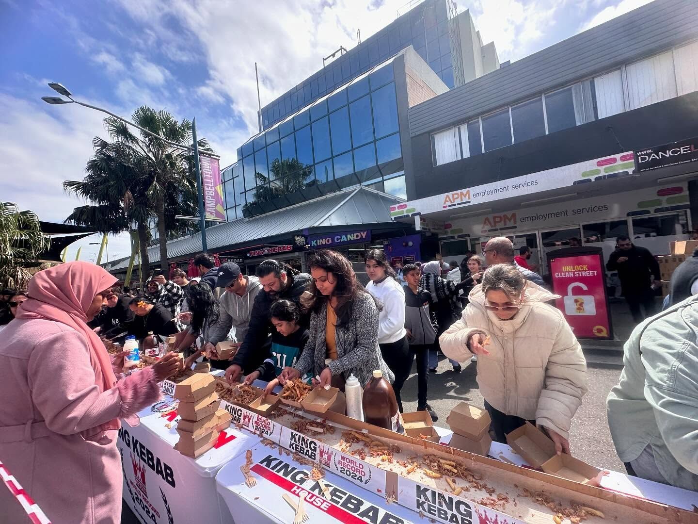 Largest serving of doner kebab meat and chips, world record set in Australia