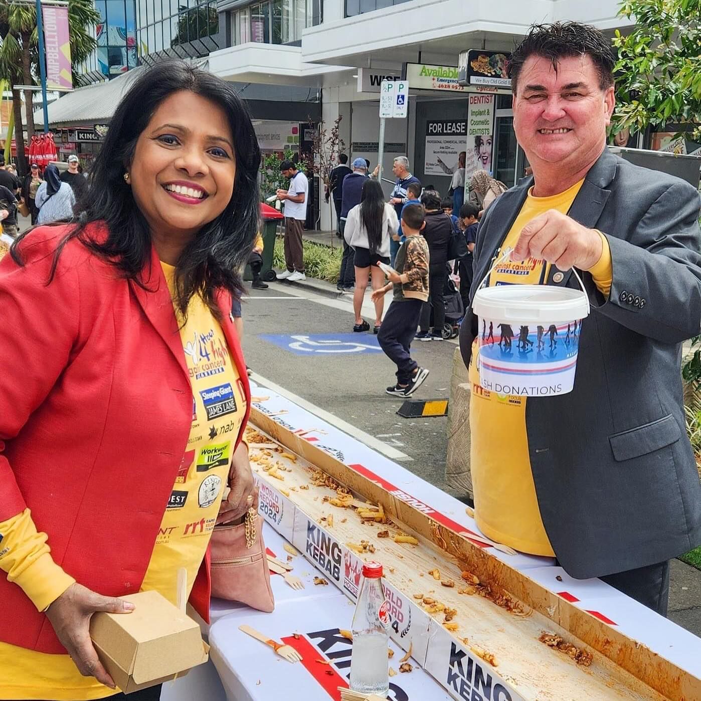 Largest serving of doner kebab meat and chips, world record set in Australia Largest serving of doner kebab meat and chips, world record set in Australia