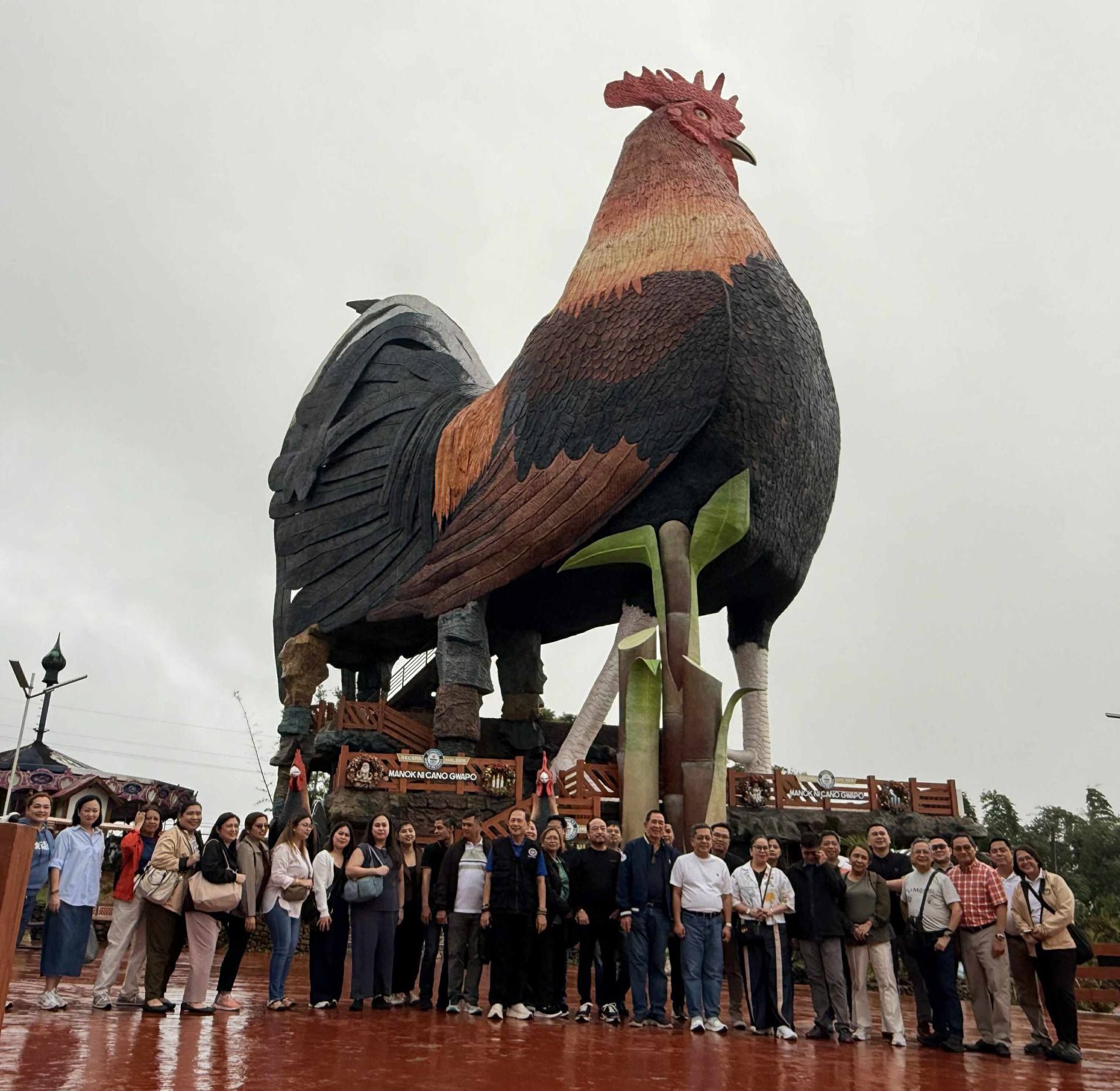 Largest building in the shape of a chicken, world record in Philippines Largest building in the shape of a chicken, world record in Philippines