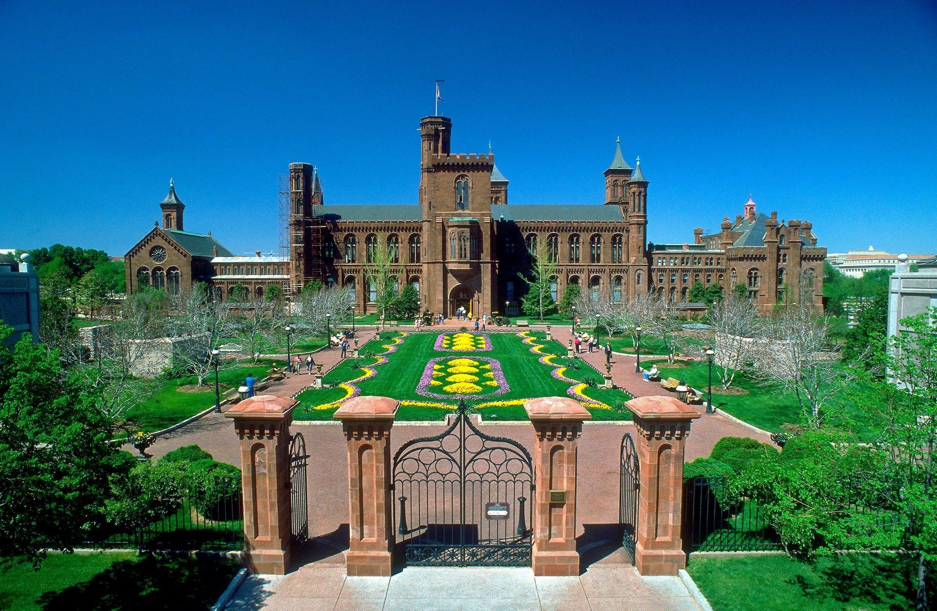World’s Largest Museum Complex, world record set by The Smithsonian Institution