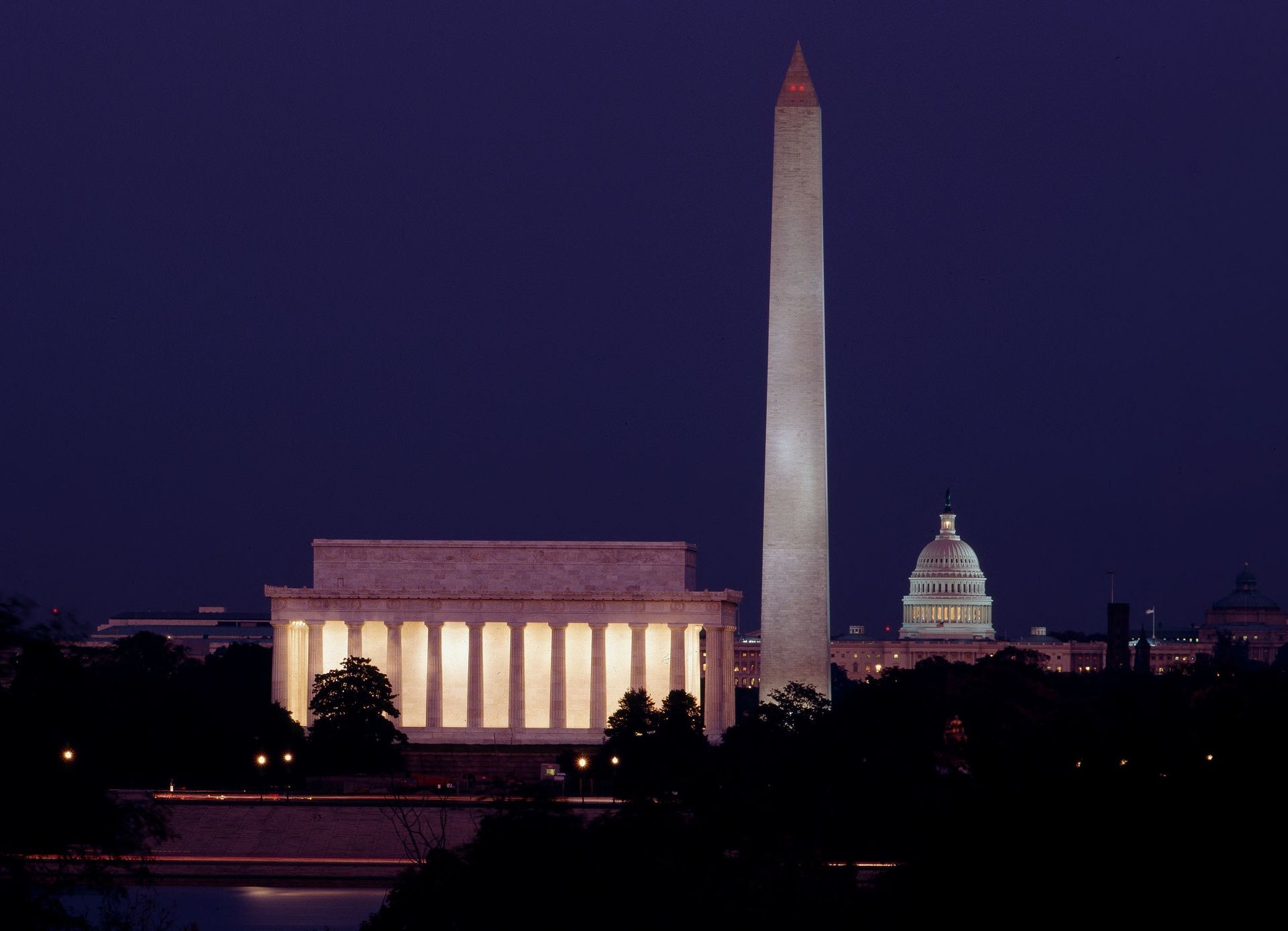 World's Tallest Obelisk, world record set by the Washington Monument World's Tallest Obelisk, world record set by the Washington Monument