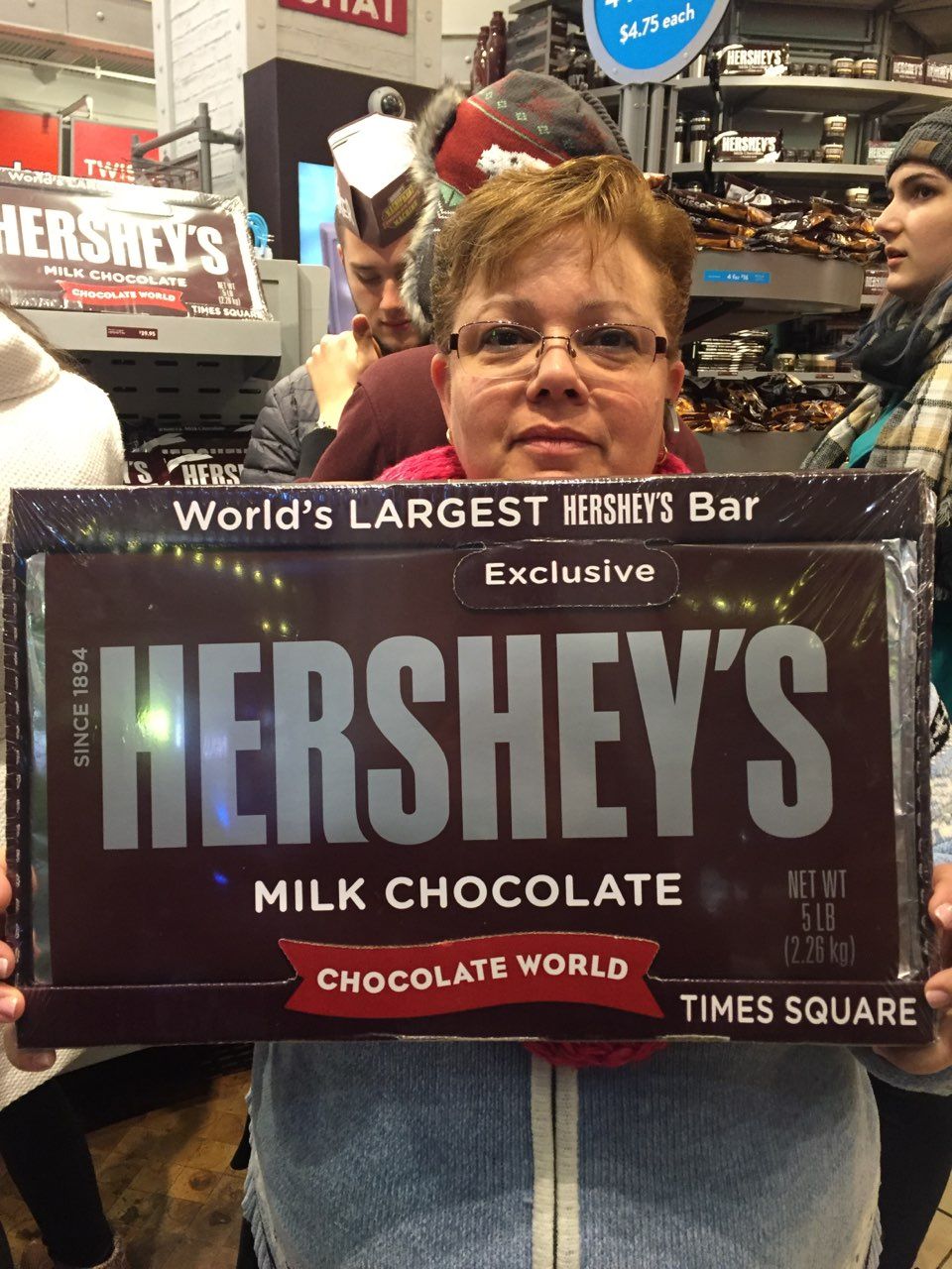  World's Largest Hershey's Bar: Hershey's 5lb Candy Bar sets world record 
