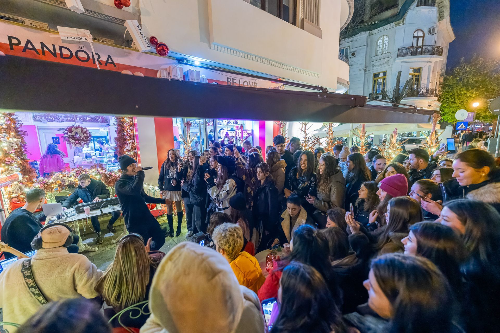 World's Largest Jewelry Brand, world record set by Pandora
