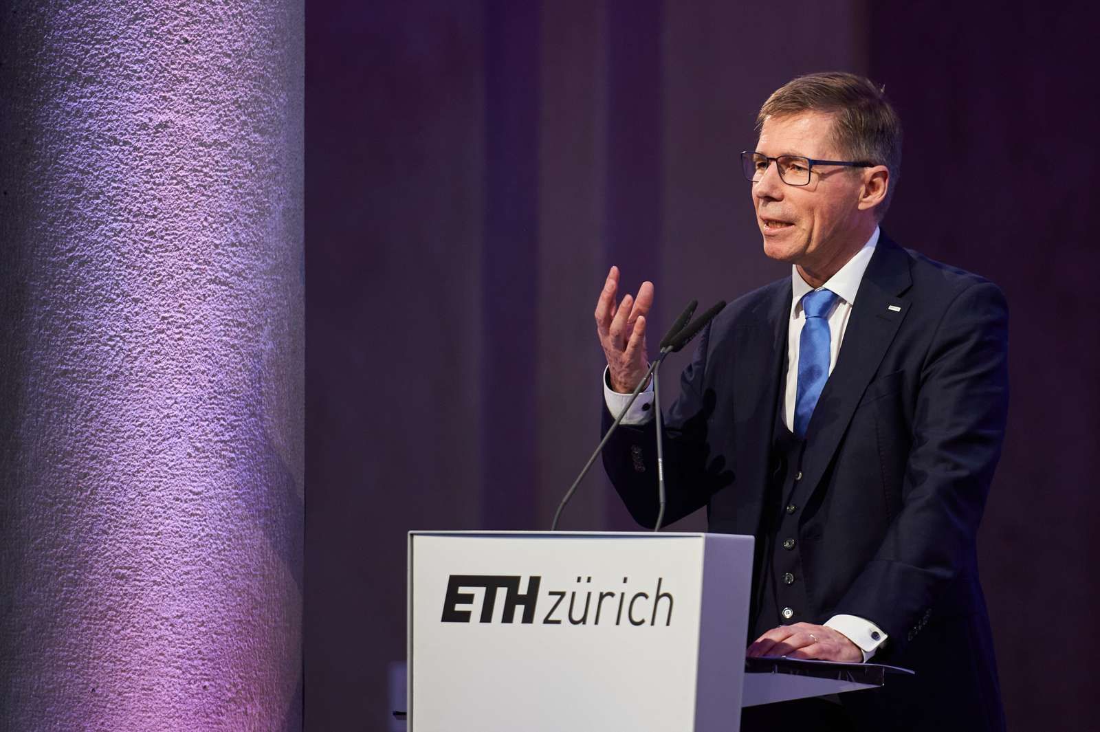 World's first genetic search engine, world record in Zurich, Switzerland World's first genetic search engine, world record in Zurich, Switzerland