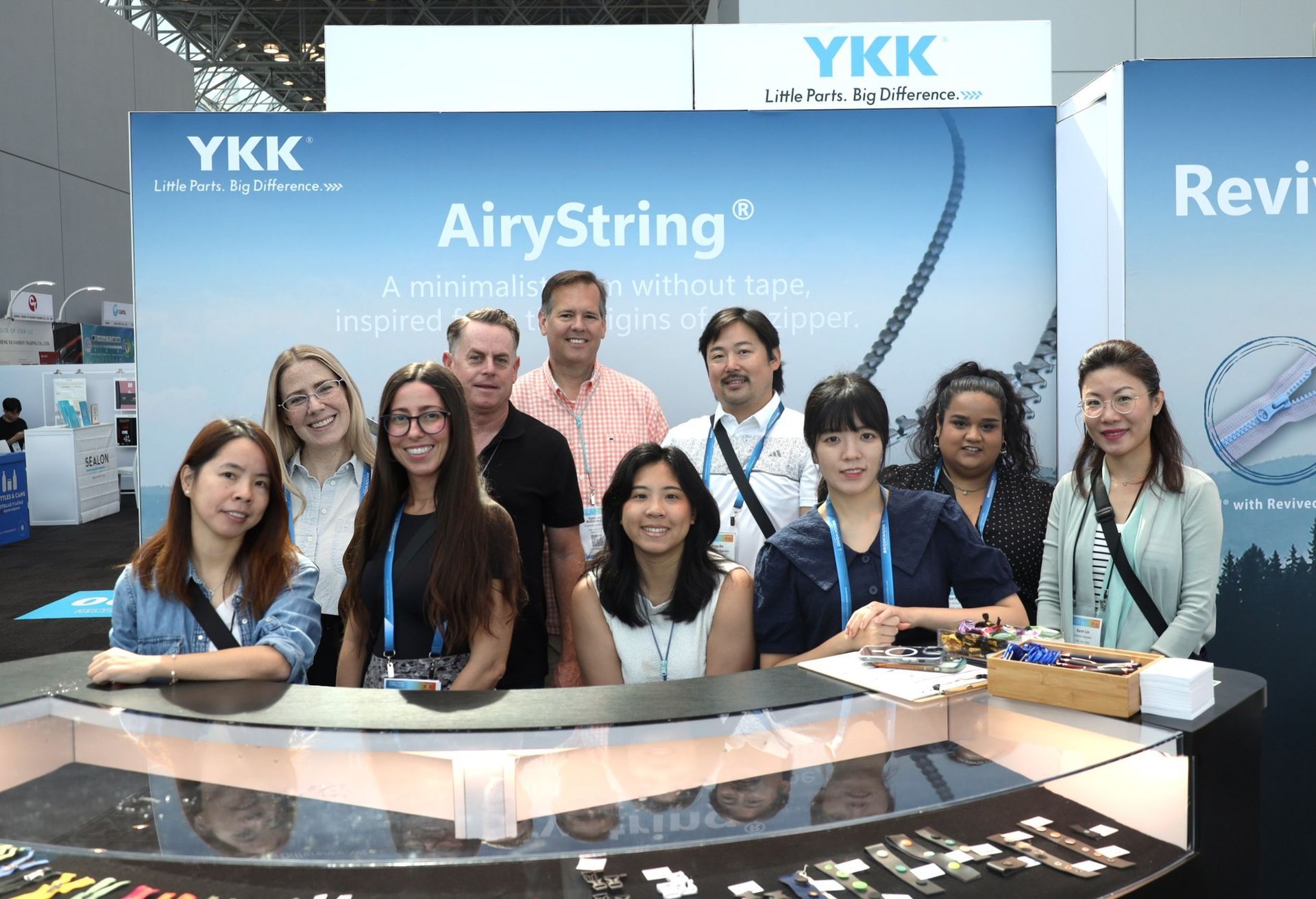 World's Largest Zipper Manufacturer, world record in Tokyo, Japan World's Largest Zipper Manufacturer, world record in Tokyo, Japan