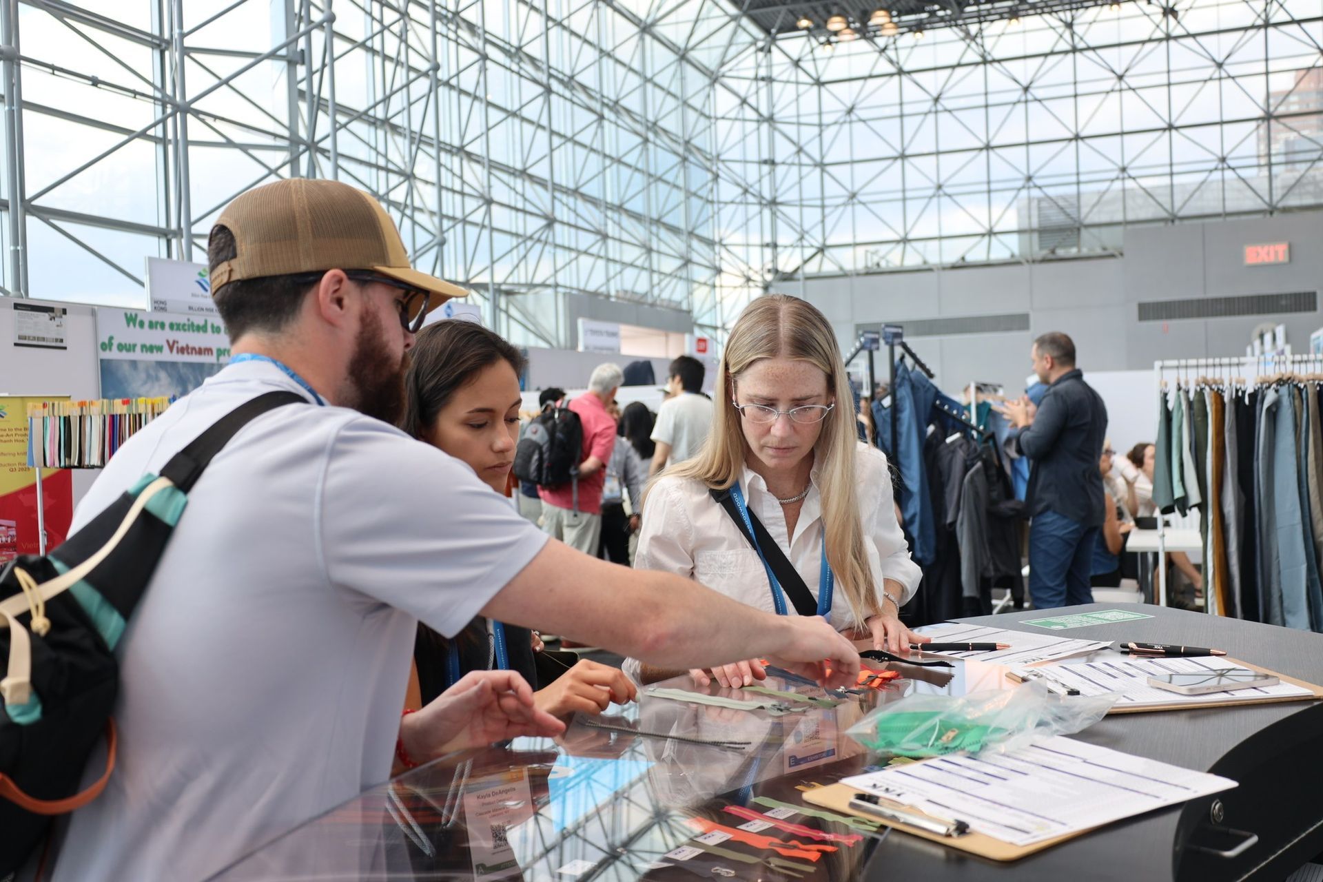 World's Largest Zipper Manufacturer, world record in Tokyo, Japan World's Largest Zipper Manufacturer, world record in Tokyo, Japan