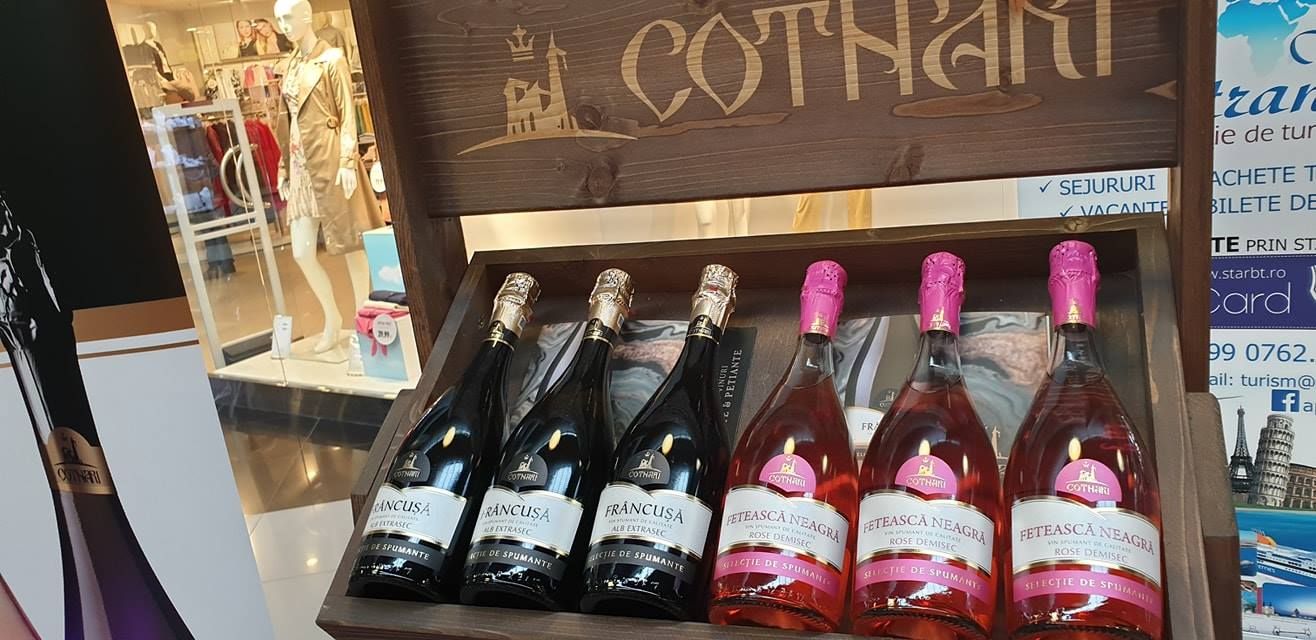 Largest champagne / sparkling wine fight: world record in Iasi, Romania Largest champagne / sparkling wine fight: world record in Iasi, Romania