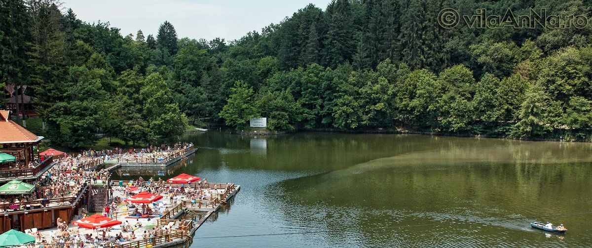 World's Largest Heliotherm Lake, world record set by The Bear Lake
