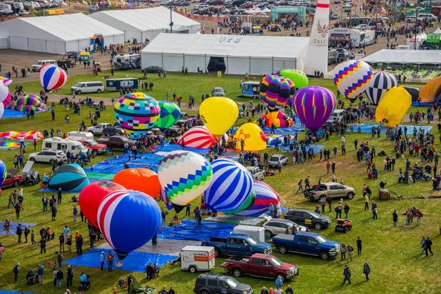 Anderson Abruzzo International Balloon Museum Foundation-A Brief History of Hot  Air Ballooning