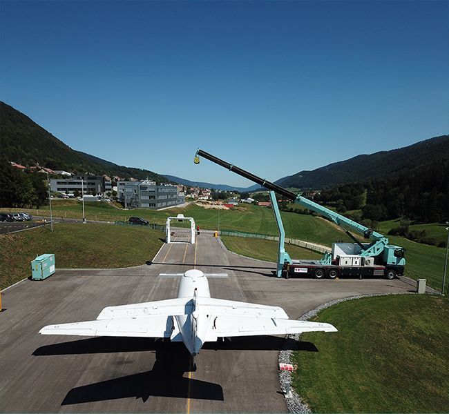 World's First Full Airplane Scanner, Roboscan 2M Aeria sets world record World's First Full Airplane Scanner, Roboscan 2M Aeria sets world record