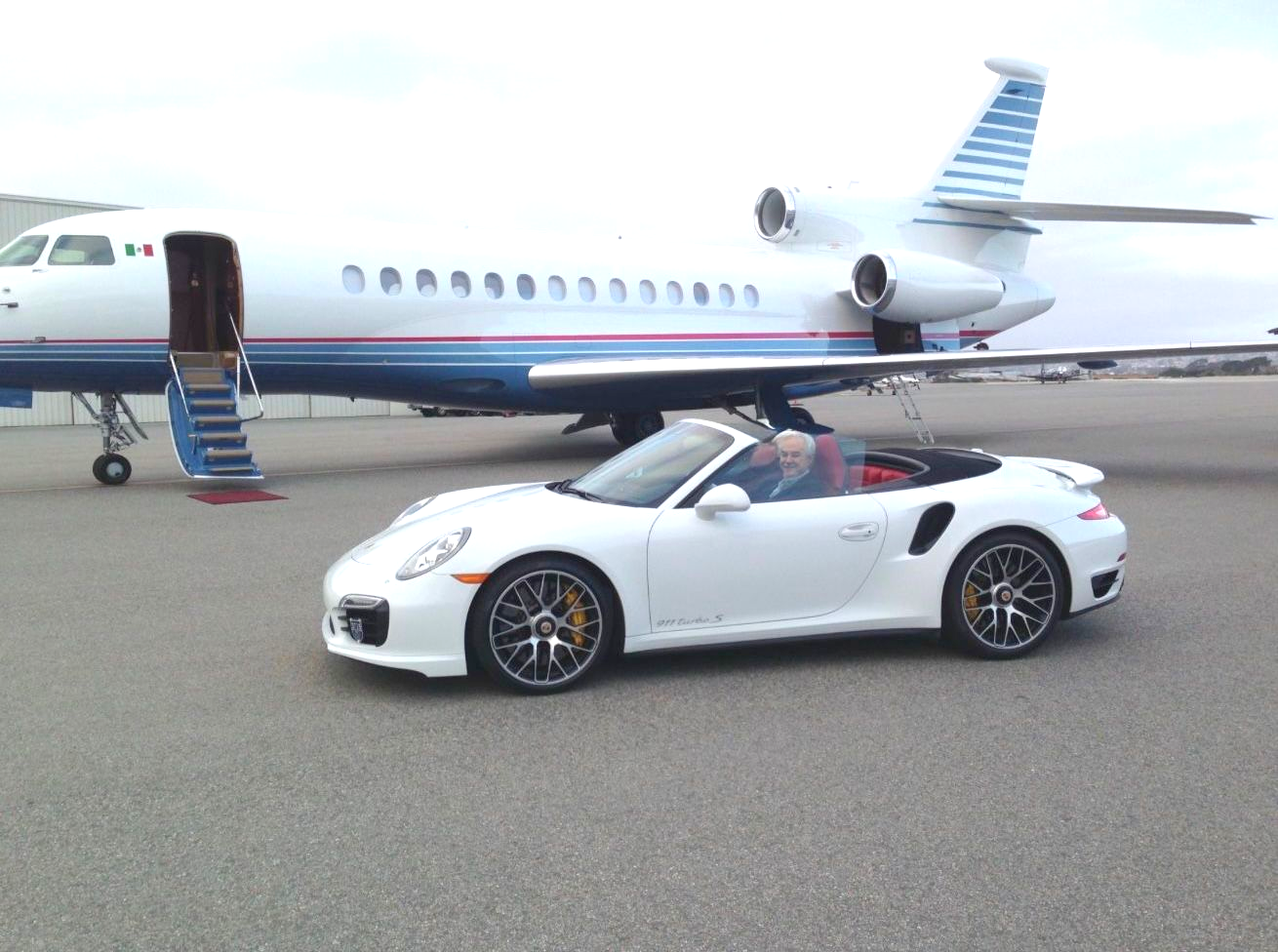 Youngest Airline transport Pilot in command Falcon 7X, record set by Captain Esteban Lopez Rosas