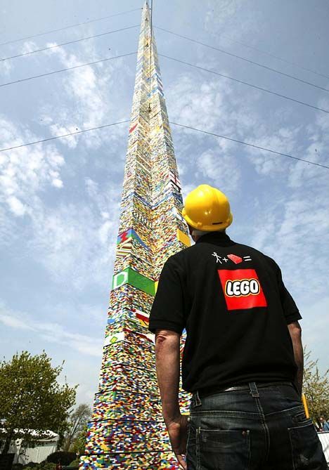 Tallest Lego Tower- Legoland park sets world record