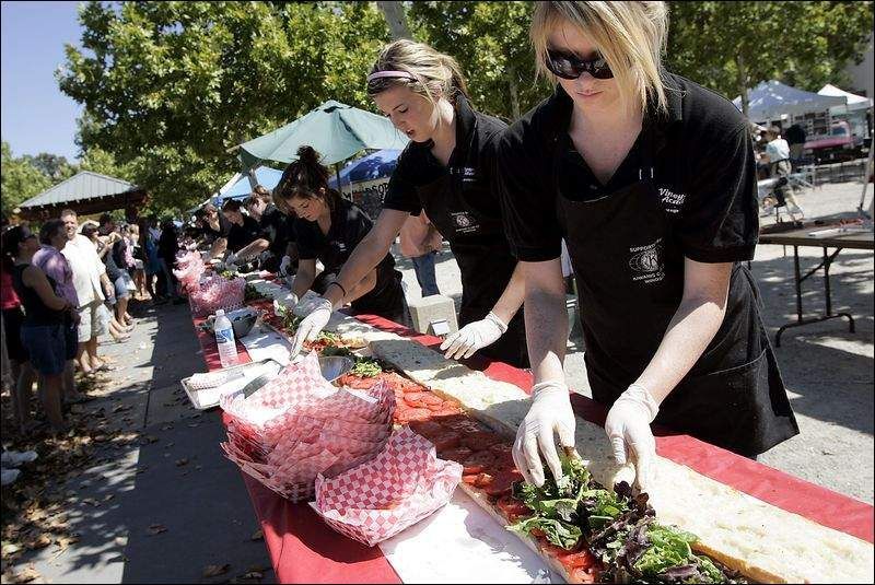 Longest BLT sandwich-world record set by Windsor High School Culinary Arts
