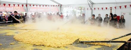 Largest batch of scrambled eggs-McDonald's sets world record
