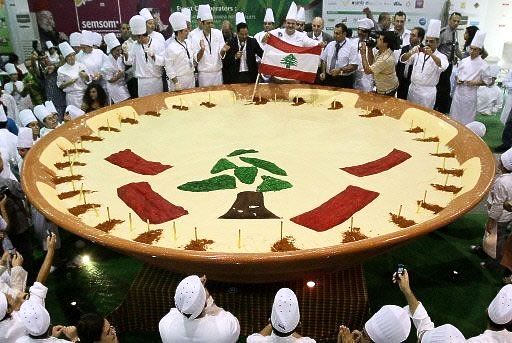 Largest hummus plate-world record set by Lebanese chefs